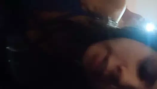 Latika büyük yarakla mutlu oldu