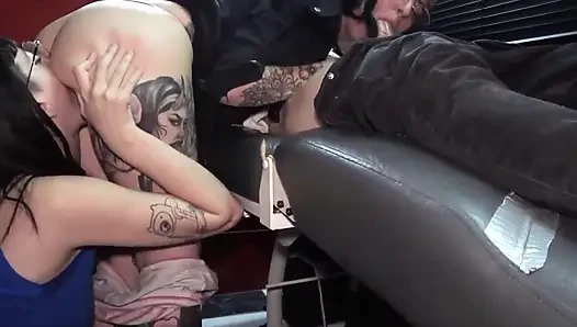 Mutlu sonla yarak piercingi! Mei Pang ve John Lemon ile üçlü seks
