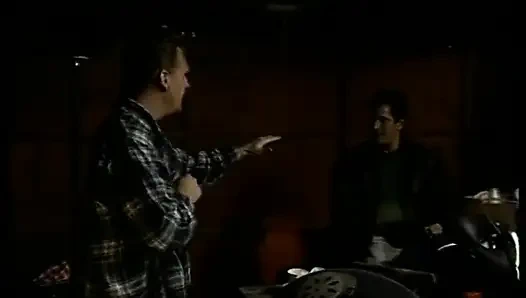 Azgın amca genç yeğenini hopta amını okşuyor