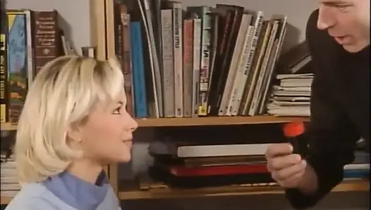 Seksi sarışında büyük olgun yarak