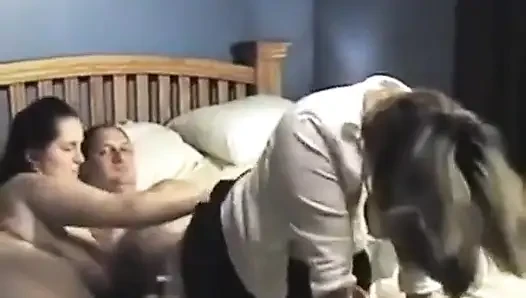 Aldatılan orta yaşlı seksi kadın - gavat orta yaşlı seksi kadın biz gavat oyunu hakkındayız. Arkadaşlarım ve ben sert eş değiştirenleriz ve tanışmak isterim