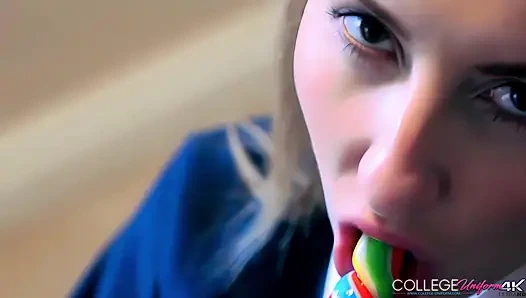 Sophia Smith ile sert emiyor