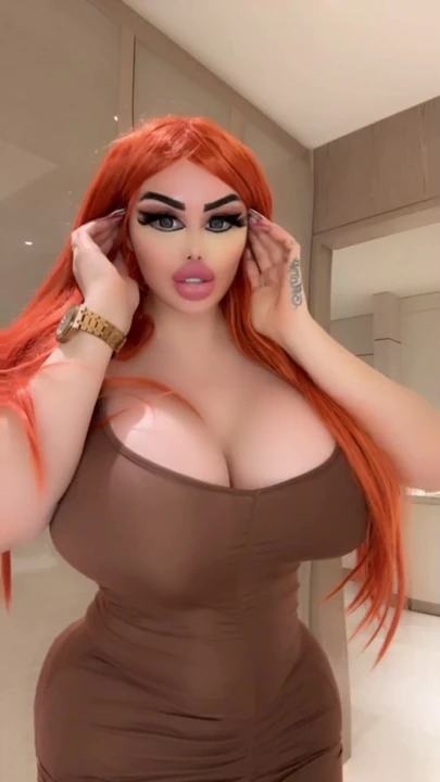 Üvey anne üvey oğlunu mastürbasyon yaparken yakaladı - bitirmesına yardım ediyor