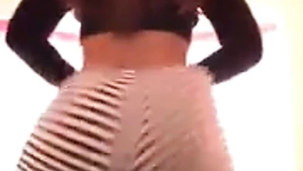 boğucu simone sallayarak