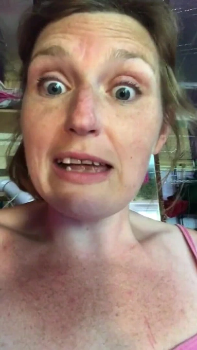 3 pov mini, 20 dakika içinde yatağımda diz çökerken masturbasyon yapıyor, çünkü çalışamayacak kadar azgınım, bu yüzden kenarda kalmaya devam et | Klip 2