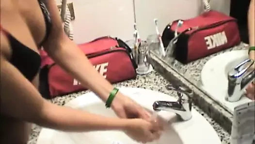 Aldatmak benim kız arkadaş sikme yabancı içinde holliday