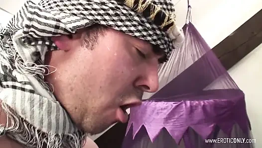 Şişman çiftçi köylü troll'ünü sikiyor