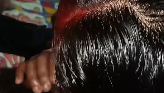 Köylü kız eğleniyor