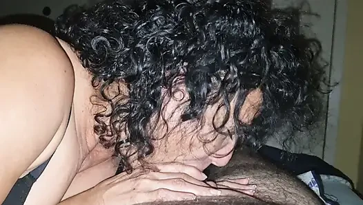Evli Karina ile Cuckold'a Bir Ödül Yapıyor