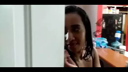 Latina leyne rodriguez masturbates içinde the havuz