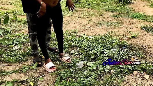 Kendimi iyi hissettirmek için taşınan seksi kaltak.