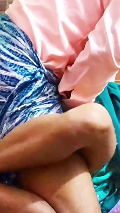 Захватывающий момент из "Тетушка в горячем"