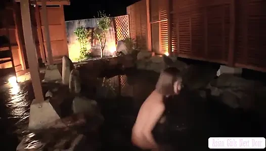 Eller olmadan doruk noktası ve fışkırtma, saf içgüdü ve doğal yetenekle çalışan çarpıcı ilk