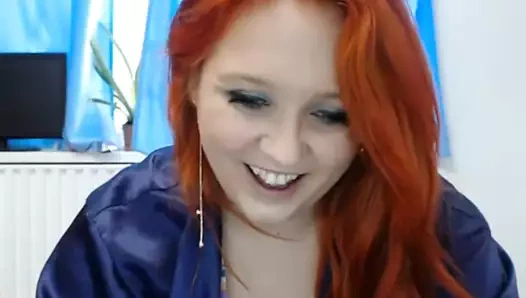 Gerçekten güzel büyük memeli sevimli kızıl saçlı