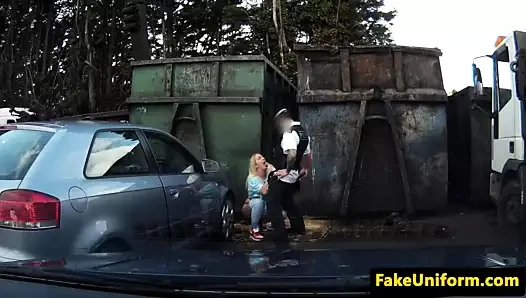Sarışın uk sürtük pussyfucked tarafından polis dışında