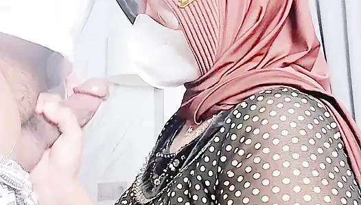 Amatör çift kız arkadaşlarının yarağını yalıyor