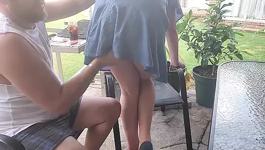 Komşumun sürtük karısını açık havada sikiyorum