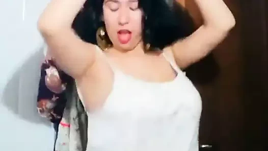 Nora sıcak arap oryantal dansçı