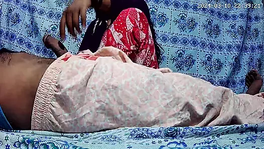 Hintli öğretmen ve öğrenci ormanda seks yapıyor 3876