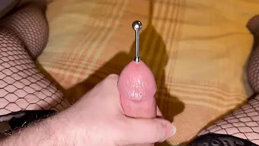 Yarağımda üretral bir sesle boşalıyorum