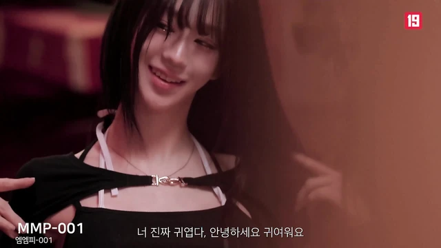 Güzel, büyük memeli ve yaramaz