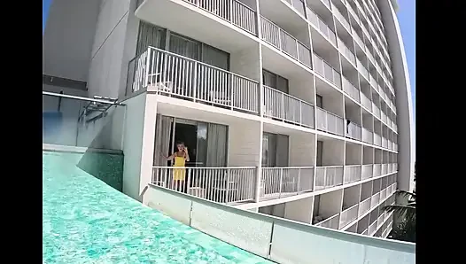 Waikiki otelimizde - konuşuyor, emiyor ve sikişiyor