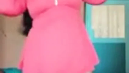 Sri Lankalı kaltak dans ediyor