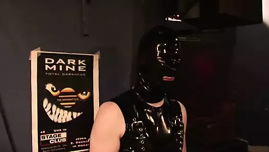 Lastik adamlar fetishorgy'de bölüm 3