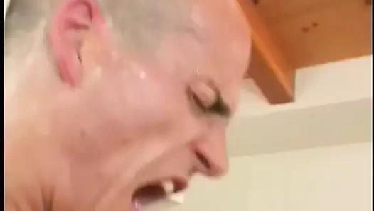 Komşusu da dahil olmak üzere İsveçli bir sürtük tarafından şaşırtıcı sakso