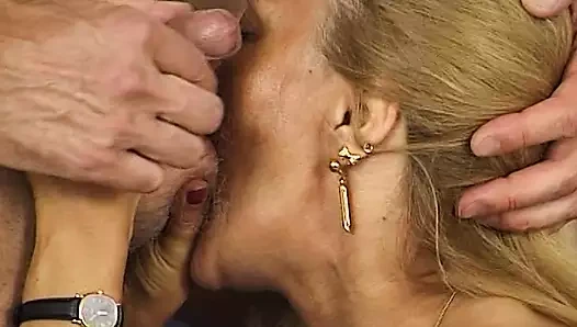 Hamburglu Alman azgın olgun azgın orta yaşlı seksi kadın gibi sikişiyor