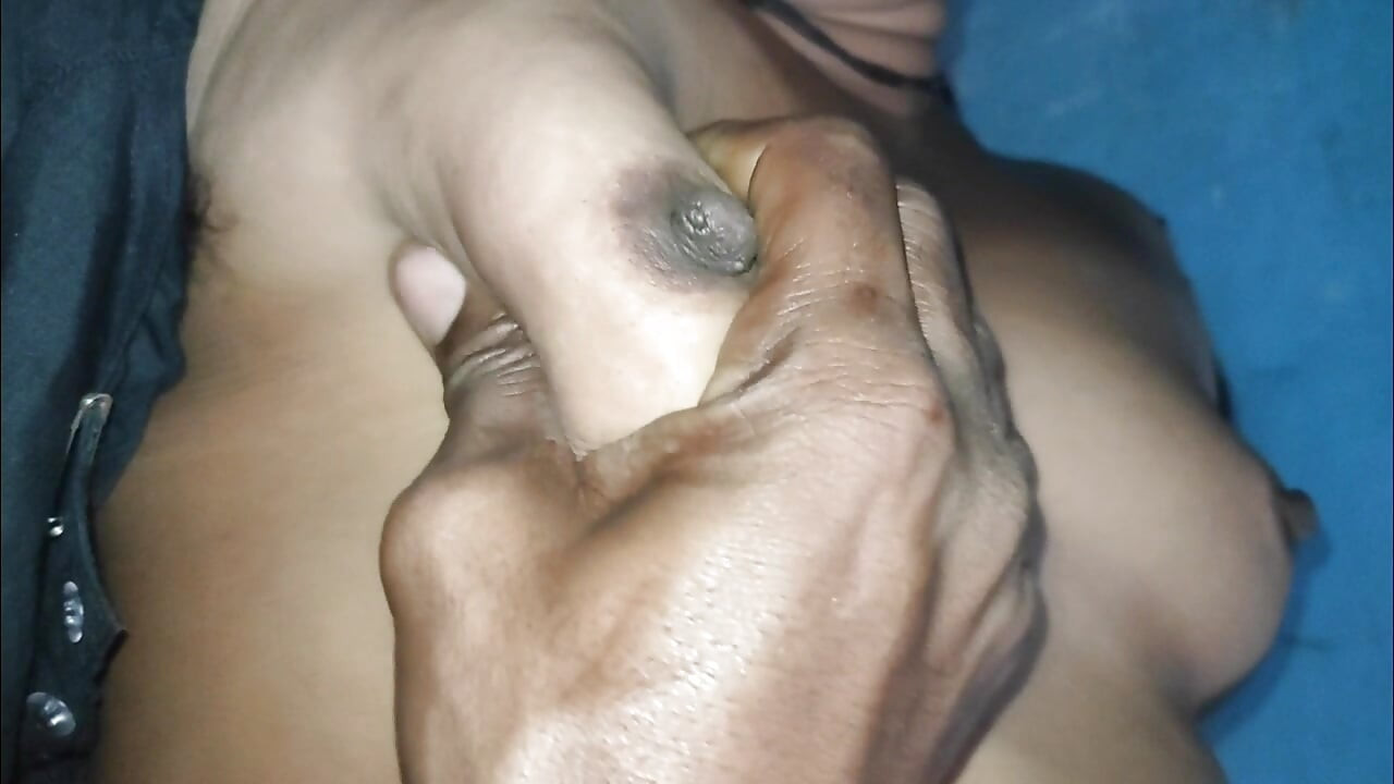 Gujrati bhabhi ne devar ko ghar bulaakar rat ko chut ka pani nikal diya