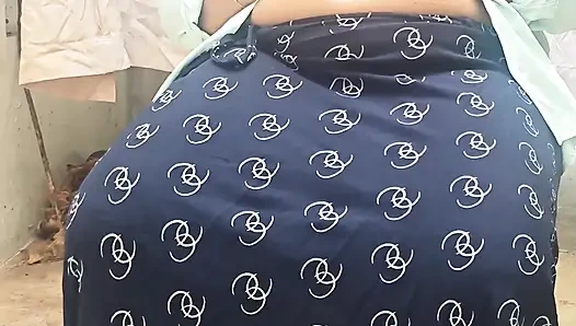 Hintli evli kadın camer'in önünde çıplak, çıplak desi