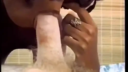 Siyah ve beyaz kombinasyonu asla bu kadar zevk verici değil