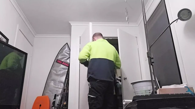 Odamda sadece ben değişiyorum