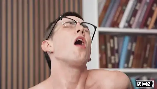 Erkekler - Luke Connors ve Jack Hunter destek grubu itiraflarından yoğun halka açık sikişe gidiyor