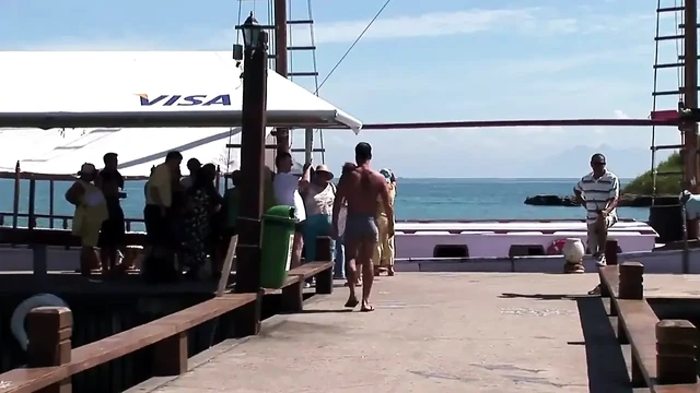 Горячий секс на лодке на улице!