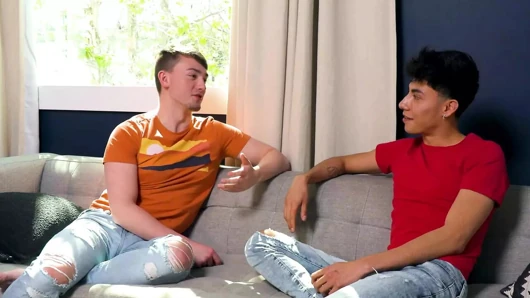 Heteroseksüel ibne 1 kez eşcinsel sikişiyor twink üvey kardeş - nextdoortaboo