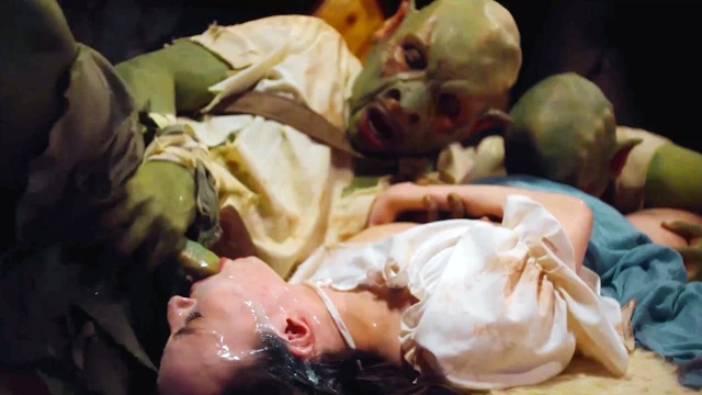 Ormanda kayboldu ortaçağ canavar grup seks - gooner goblins esmer ağzına sert boşalma