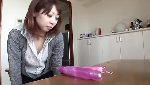 Sevimli Japon kız penisimi sokmamdan korkuyor