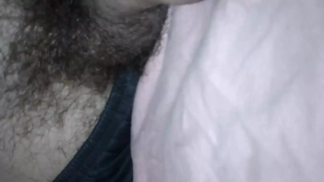 Süt dolu büyük penisli genç Kolombiyalı porno