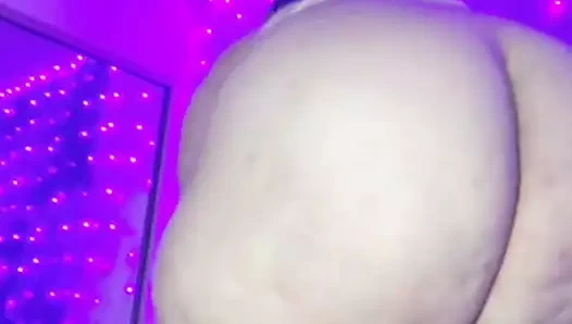 Çok eğlenmeyi seven bir başka pawg!!!