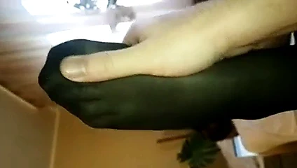 Külotlu çorap ayak benim karım