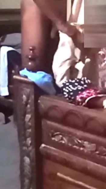 Захватывающий момент из "Положить в мою задницу дырку, но медленно, я не могу принять полный хуй в мою киску - S1: Эпизод 10 -"