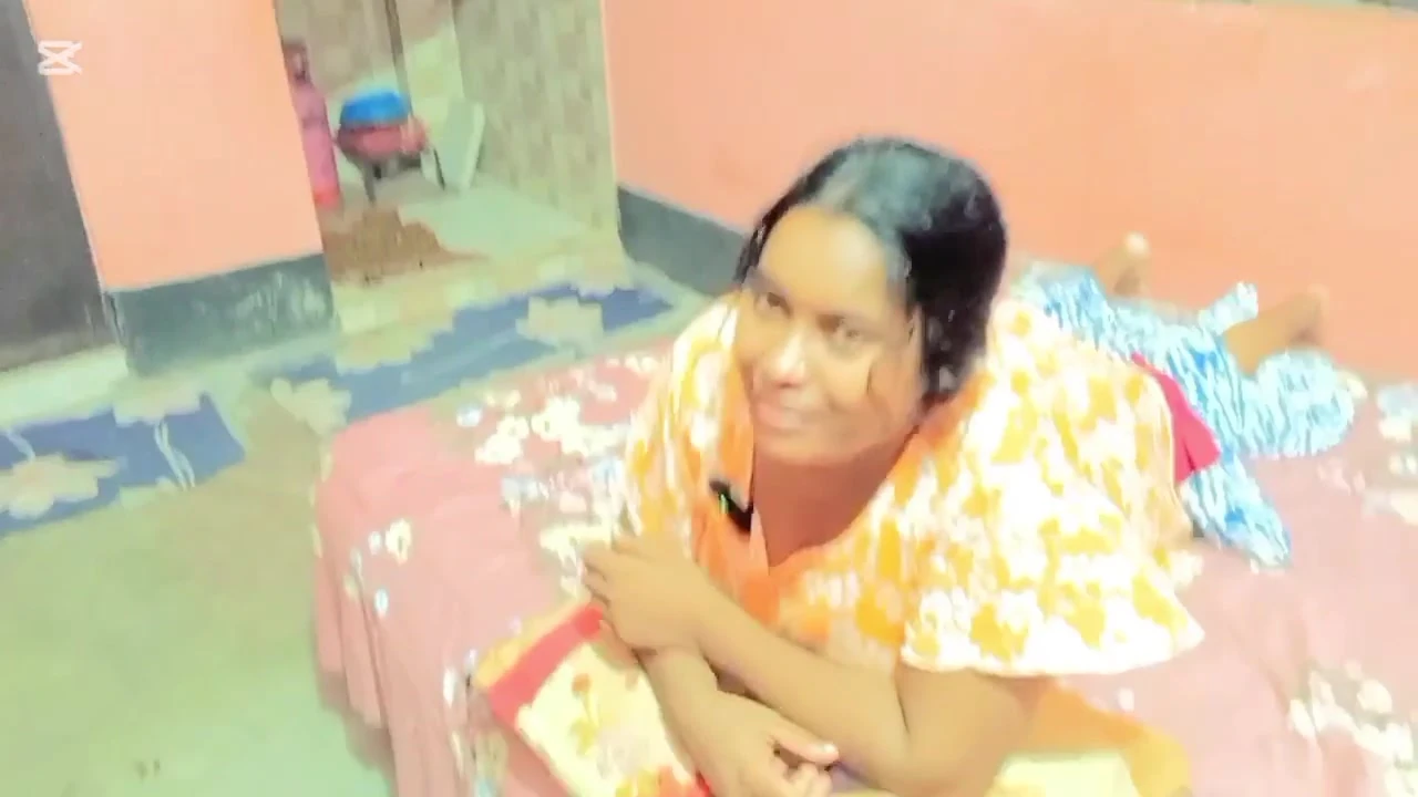 मैं आज अपने पुराने प्रेमी को मन की तरह चोदता हूं।