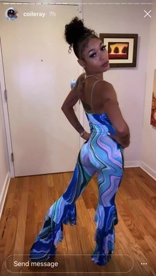 insta hikayesinde kıvrımlı lighty