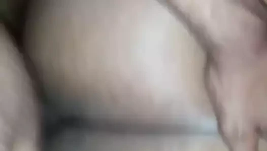 Paki-solong arkadan büyük bir abanoz kıçını sikikleri