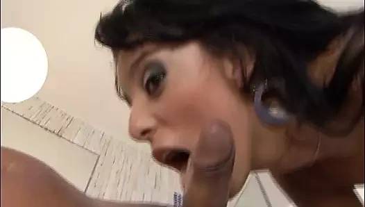 Küçük titted bebek itibaren Germany seviyor hoş bir sert horoz