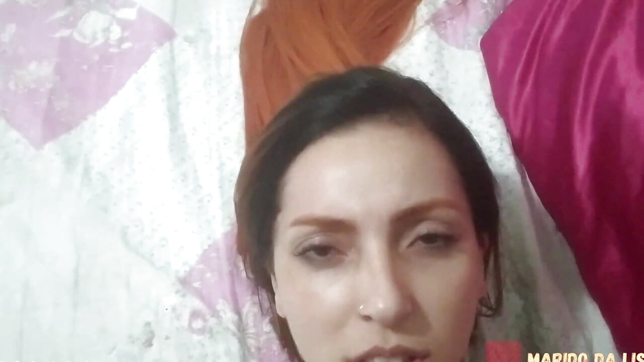 Üvey kız kardeşimin yaramaz fahişesinin götünün kapısına geldim