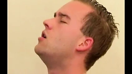 Lara pis pis bir kız