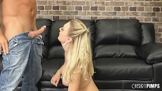 Sarışın ateşli Natalia Starr büyük memeli sikiş ve yüze boşalma canlı!